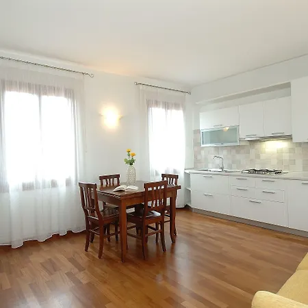 Corte Nova 4* Венеция